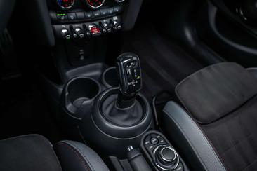 Mini Hatch Cooper S — photo 32