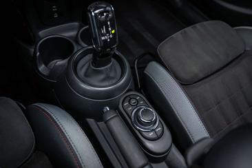 Mini Hatch Cooper S — photo 33