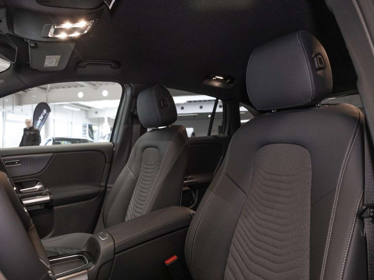 Mercedes GLA 200 Night Edition - 2025 - Joinsteer - #7