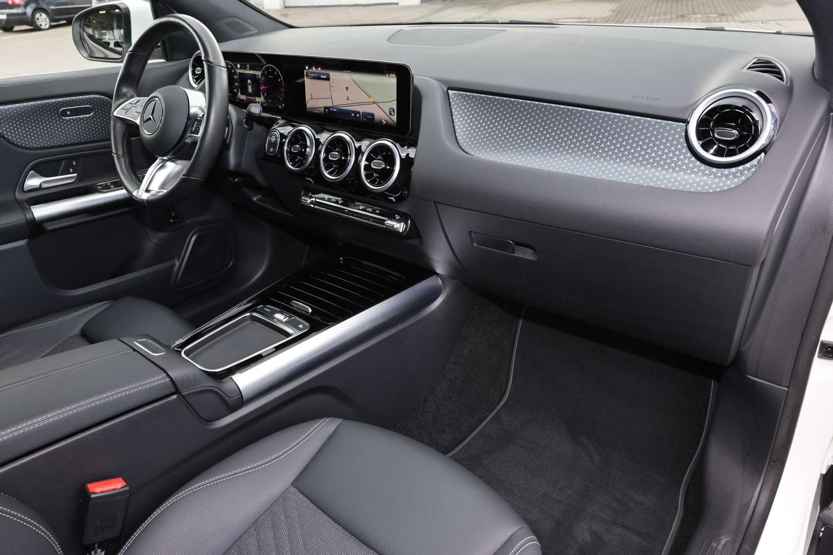 Mercedes GLA 180 Progressive - 2024 - Joinsteer - #6