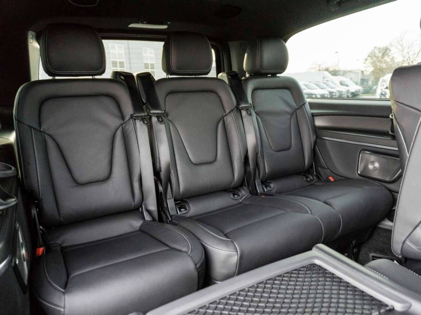 Mercedes V 300 D 300 Night - 2025 - Joinsteer - #25