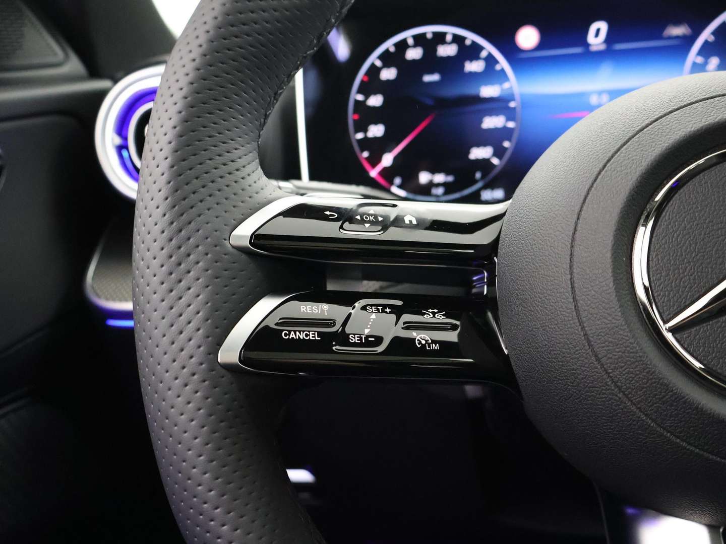 Mercedes Classe C 180 AMG Line - 2025 - Joinsteer - #36