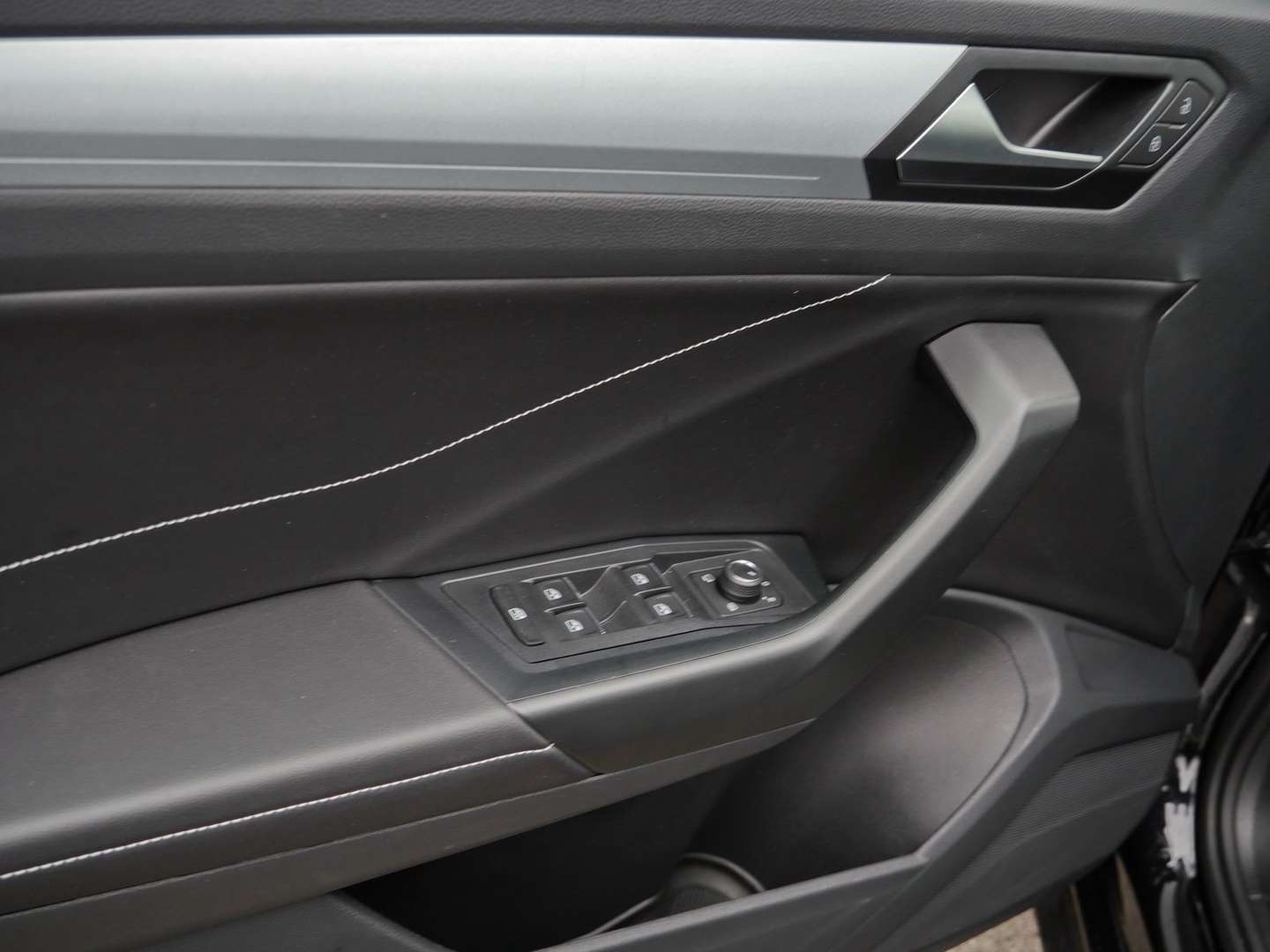 Volkswagen T-Roc TDI Goal - 2025 - Joinsteer - #19