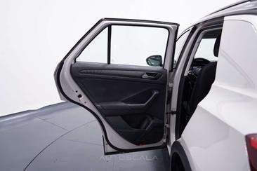 Volkswagen T-Roc TDI Life — photo 24