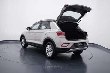 Volkswagen T-Roc TDI Life — photo 33