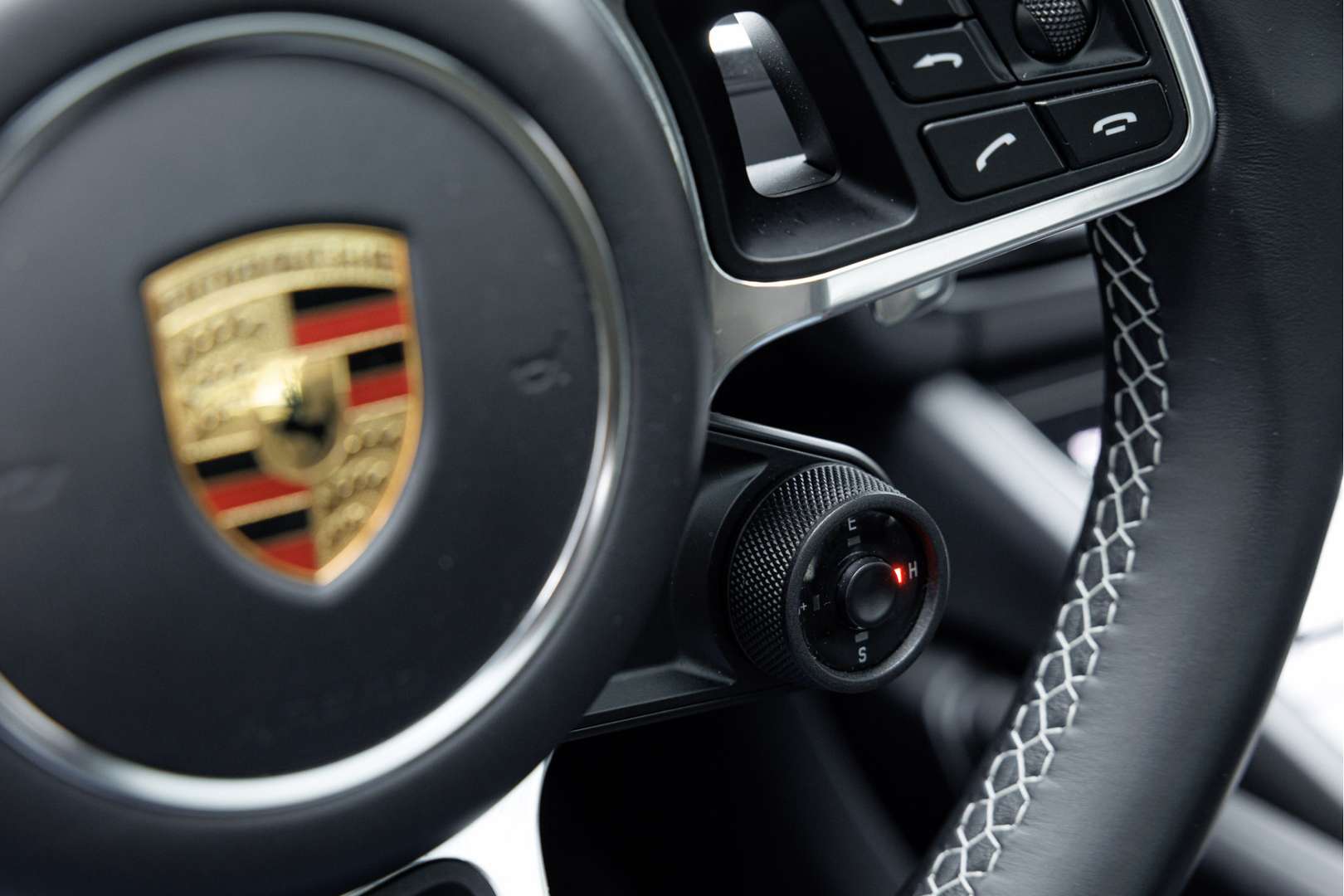 Porsche Cayenne II E-Hybrid Platinum Edition - 2023 - Joinsteer - #15