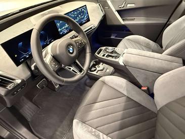 BMW IX XDrive60 — photo 7