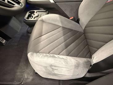 BMW IX XDrive60 — photo 12