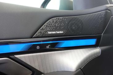 BMW I5 XDrive40 — photo 9