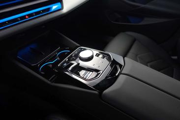 BMW I5 XDrive40 — photo 17