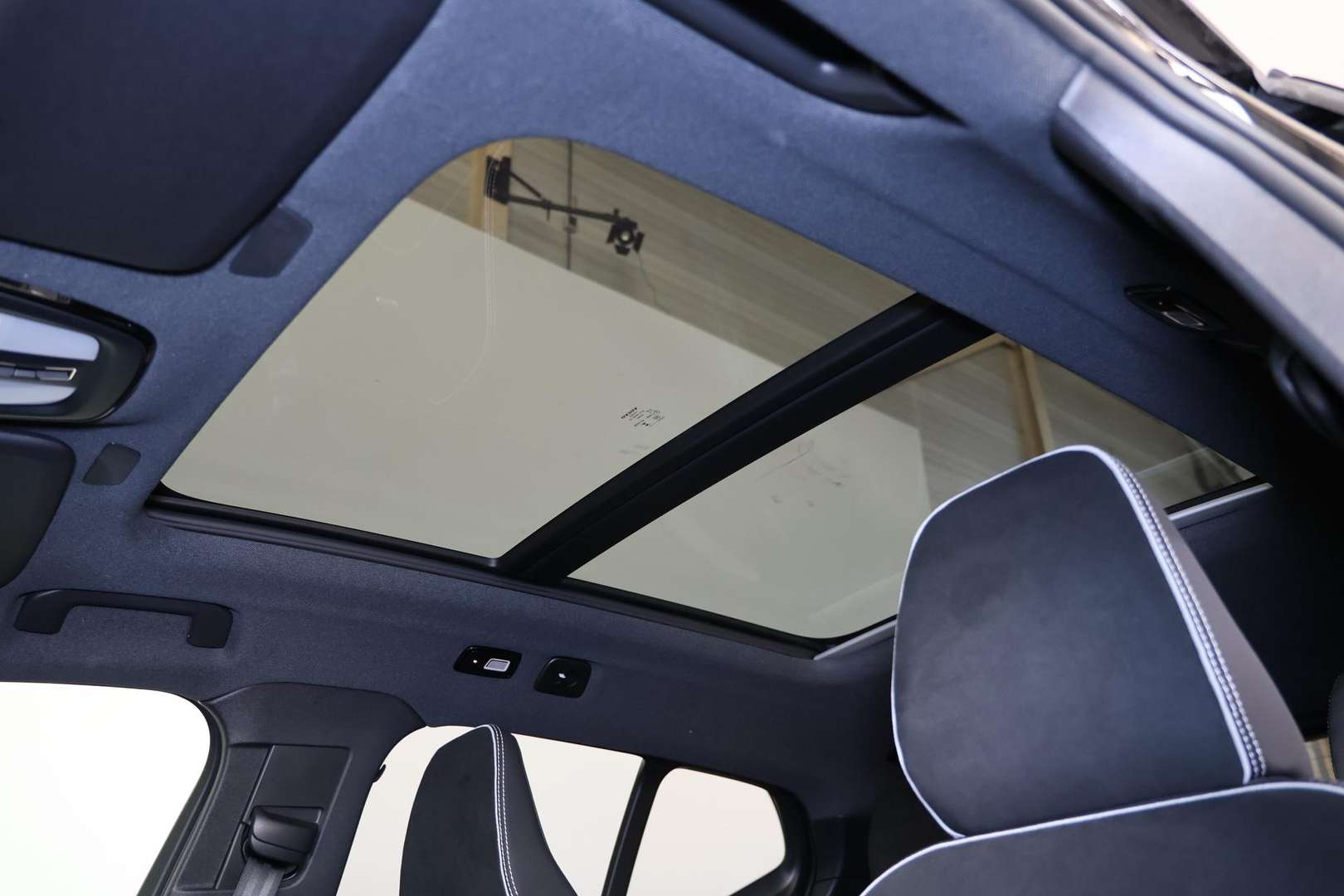 Volvo XC40 B3 Ultra Black Edition - 2025 - Joinsteer - #5