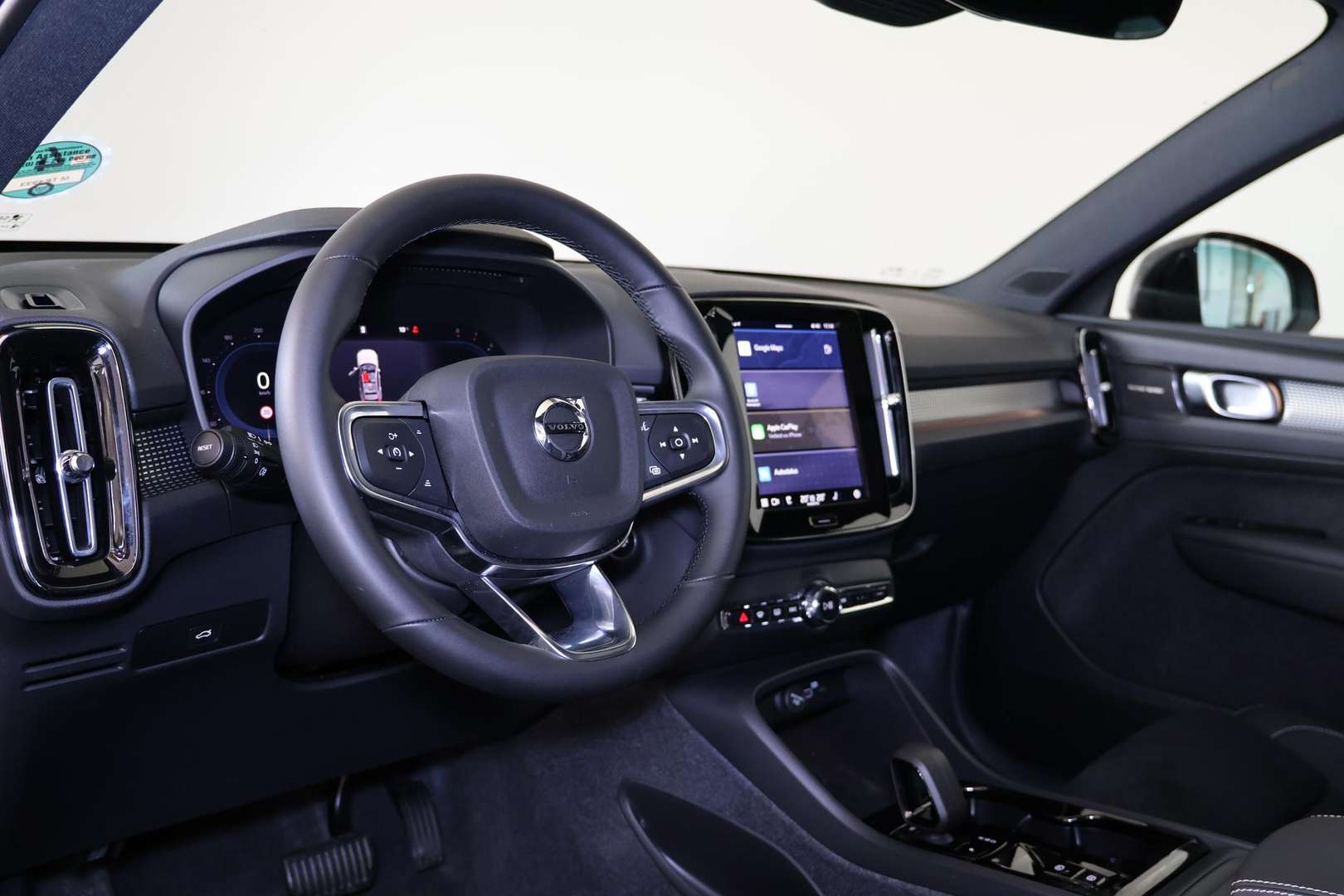 Volvo XC40 B3 Ultra Black Edition - 2025 - Joinsteer - #13