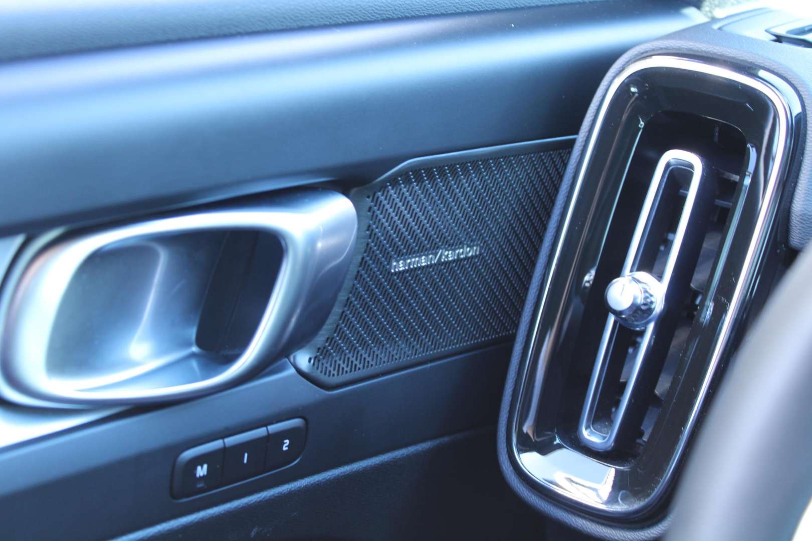 Volvo XC40 B4 Plus - 2025 - Joinsteer - #9