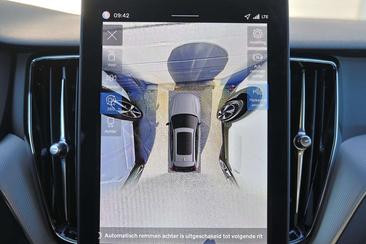 Volvo XC60 T6 Recharge Core — photo 7