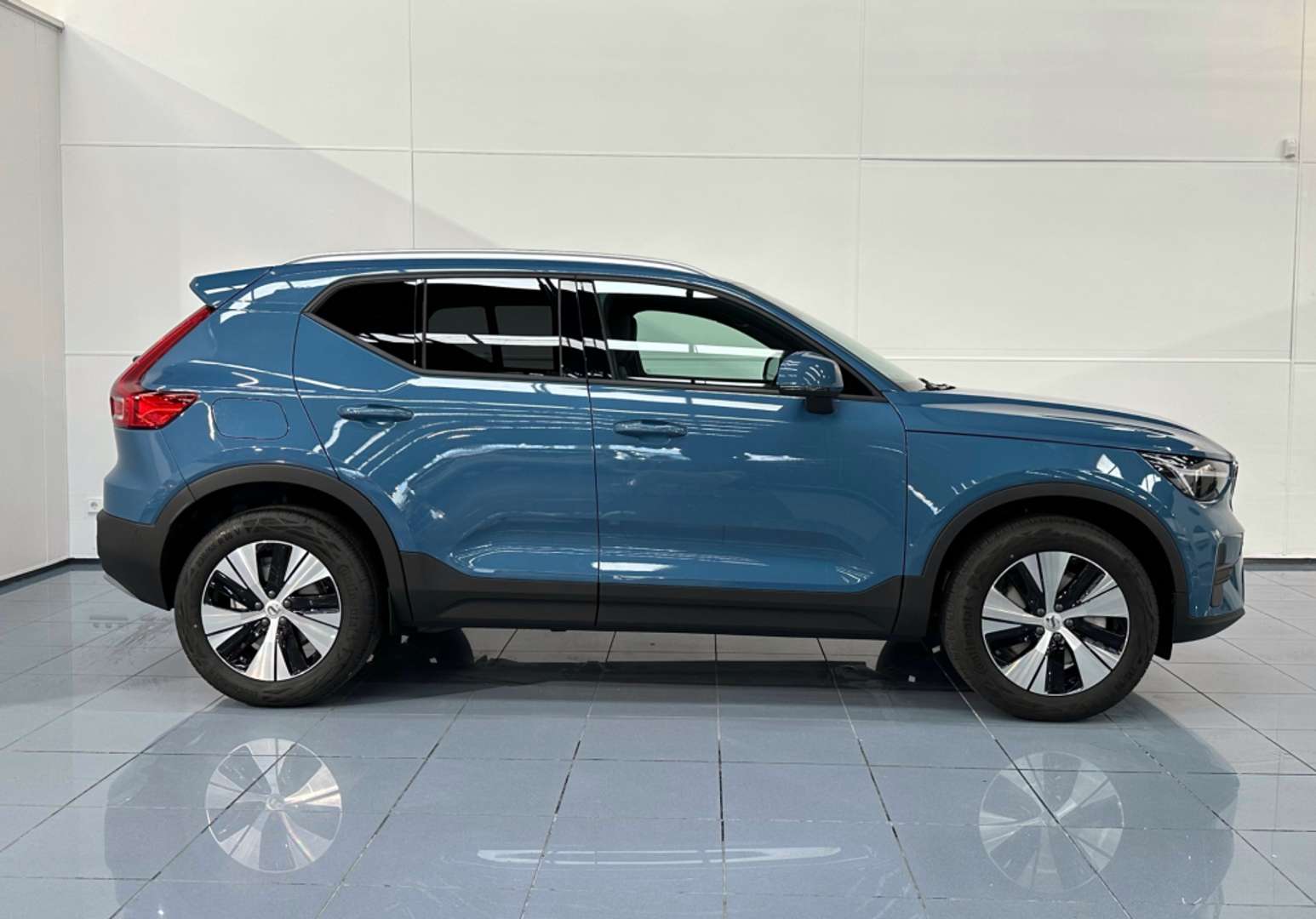 Volvo XC40 B3 Core - 2025 - Joinsteer - #2