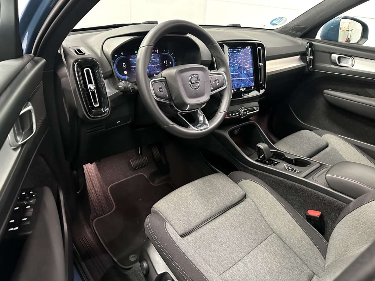 Volvo XC40 B3 Core - 2025 - Joinsteer - #5