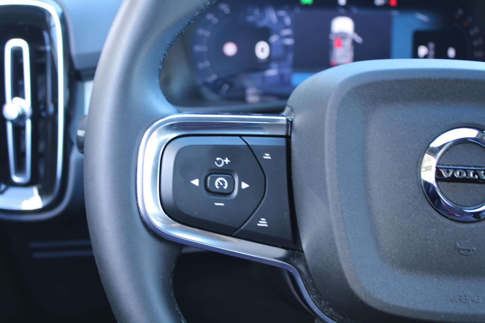 Volvo XC40 B4 Plus - 2025 - Joinsteer - #25