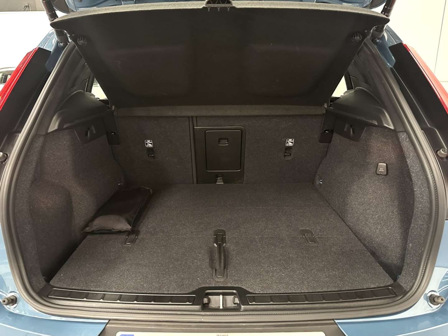Volvo XC40 B3 Core - 2025 - Joinsteer - #14