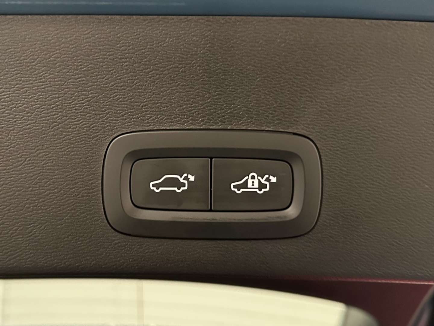 Volvo XC40 B3 Core - 2025 - Joinsteer - #15