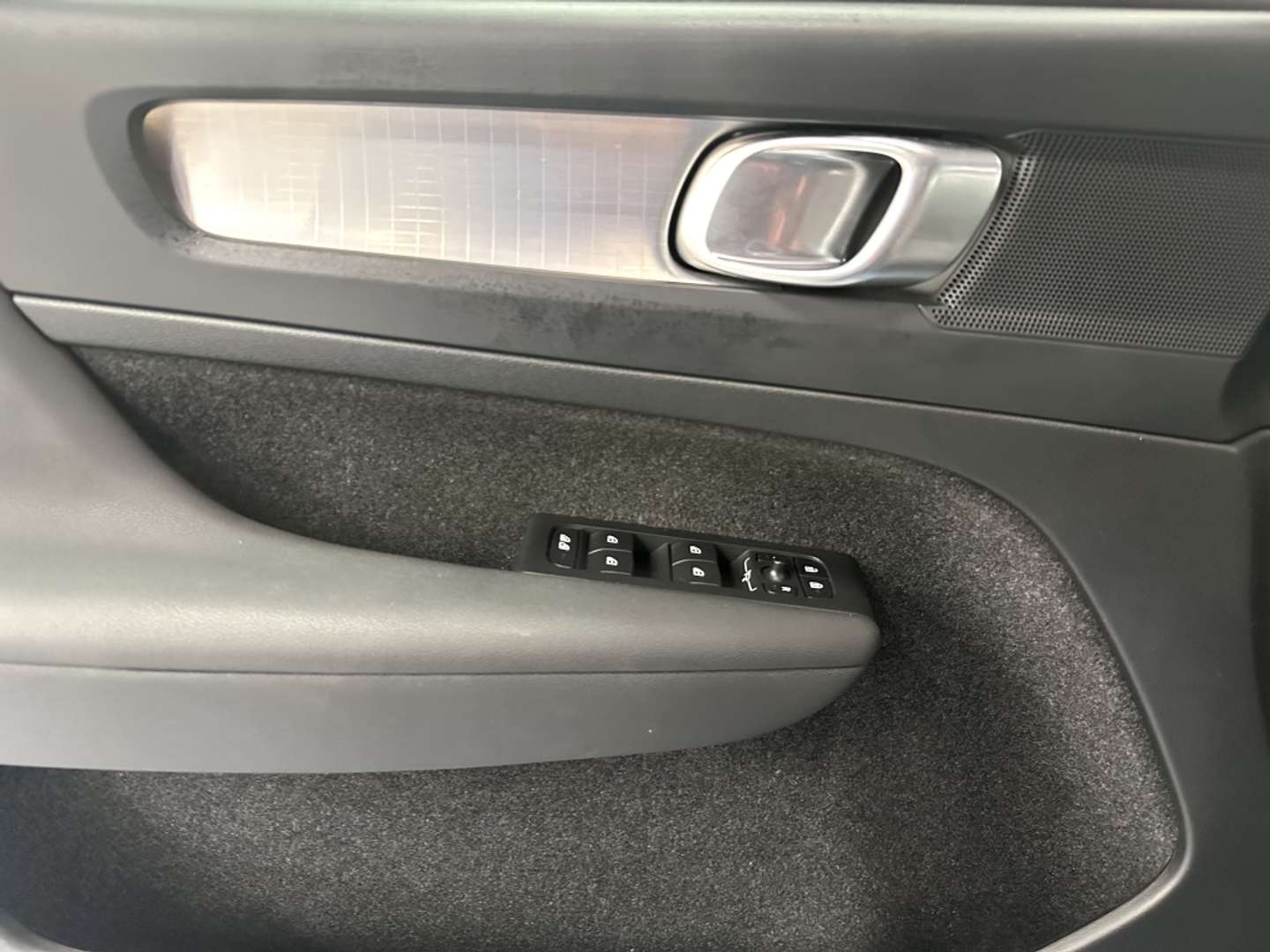 Volvo XC40 B3 Core - 2025 - Joinsteer - #17