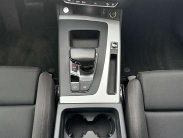Audi Q5 40 TDI — photo 15