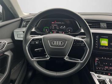 Audi Q8 E-tron S Line 55 E-tron — photo 9