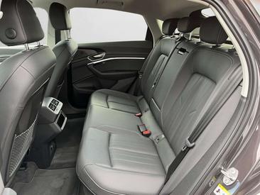 Audi Q8 E-tron S Line 55 E-tron — photo 14