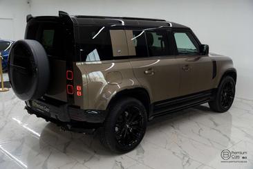 Land Rover Defender 110 P400e AWD — photo 16