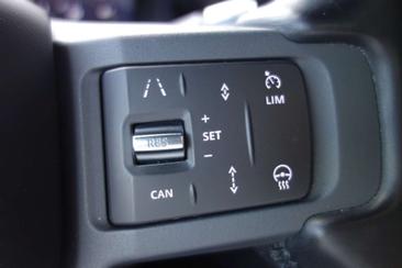 Land Rover Defender 110 D300 7SITZ/LUFT/PANO/STDHZG/AHK — photo 23