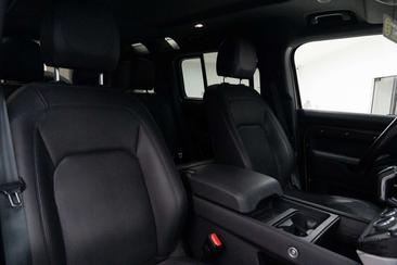 Land Rover Defender 110 P400e AWD — photo 29