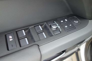 Land Rover Defender 110 D300 7SITZ/LUFT/PANO/STDHZG/AHK — photo 26