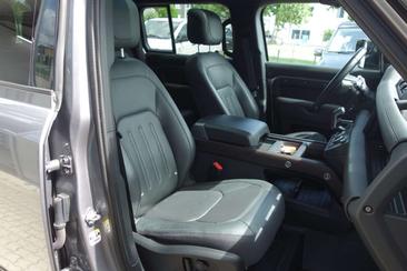 Land Rover Defender 110 D300 7SITZ/LUFT/PANO/STDHZG/AHK — photo 33