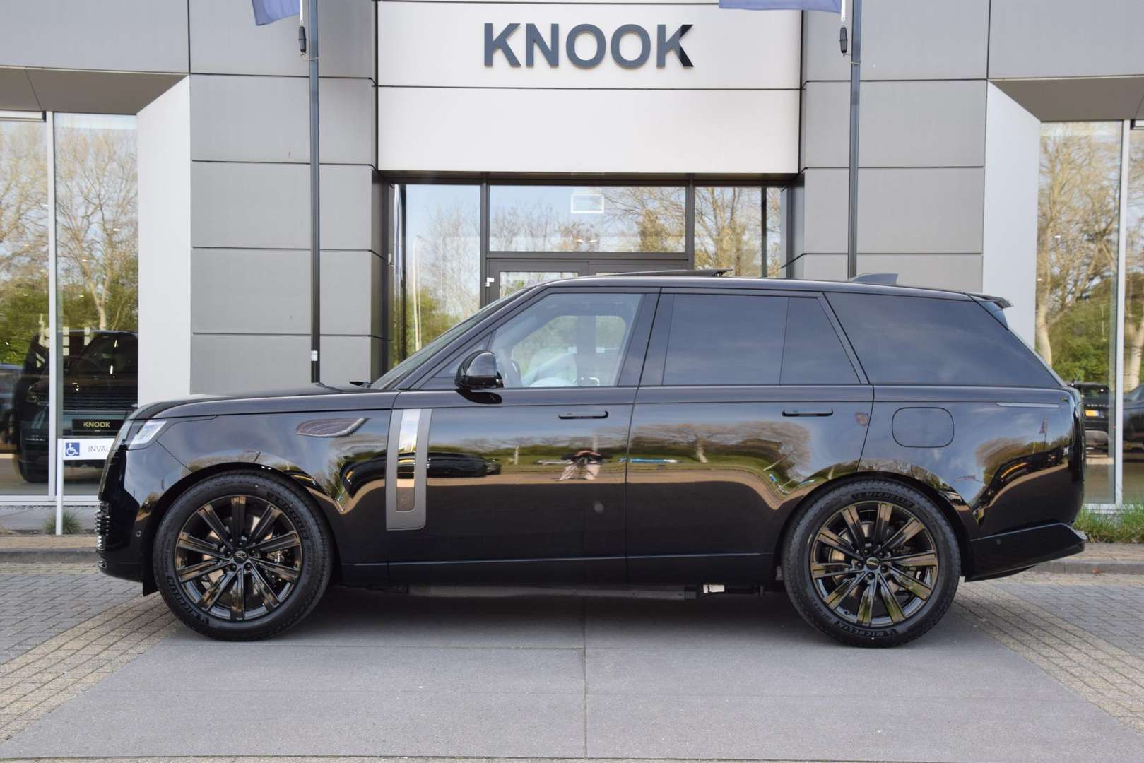 Land Rover Range Rover P550e SV Two-Tone Interieur | Obsidian Black - 2026 - Joinsteer - #2
