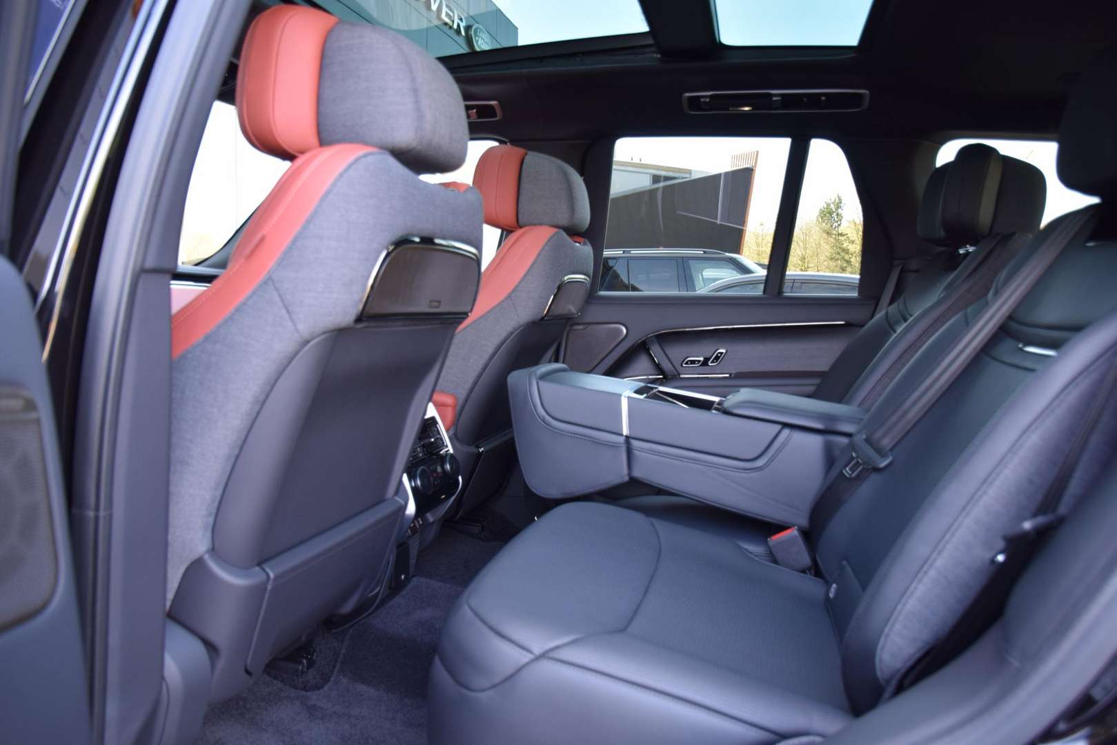 Land Rover Range Rover P550e SV Two-Tone Interieur | Obsidian Black - 2026 - Joinsteer - #6