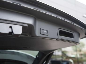 Land Rover Range Rover Evoque P300e AWD R-Dynamic SE — photo 36