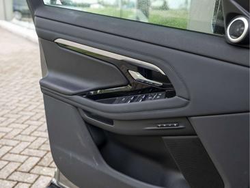 Land Rover Range Rover Evoque P300e AWD R-Dynamic SE — photo 39
