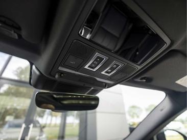 Land Rover Range Rover Evoque P300e AWD R-Dynamic SE — photo 46