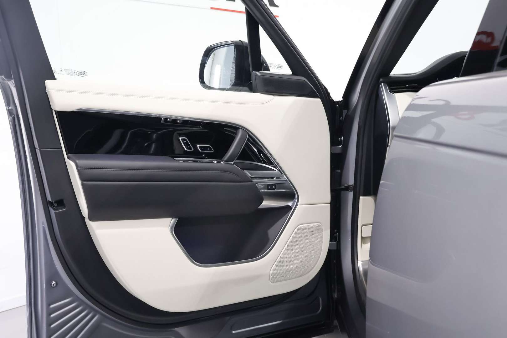 Land Rover Range Rover HSE 3.0D I6 350 MHEV - 2025 - Joinsteer - #11