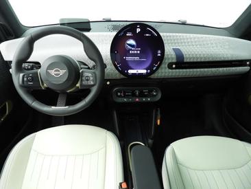 Mini 3 Portes JCW Cooper SE — photo 10