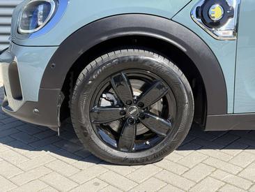 Mini Countryman COOPER SE — photo 25