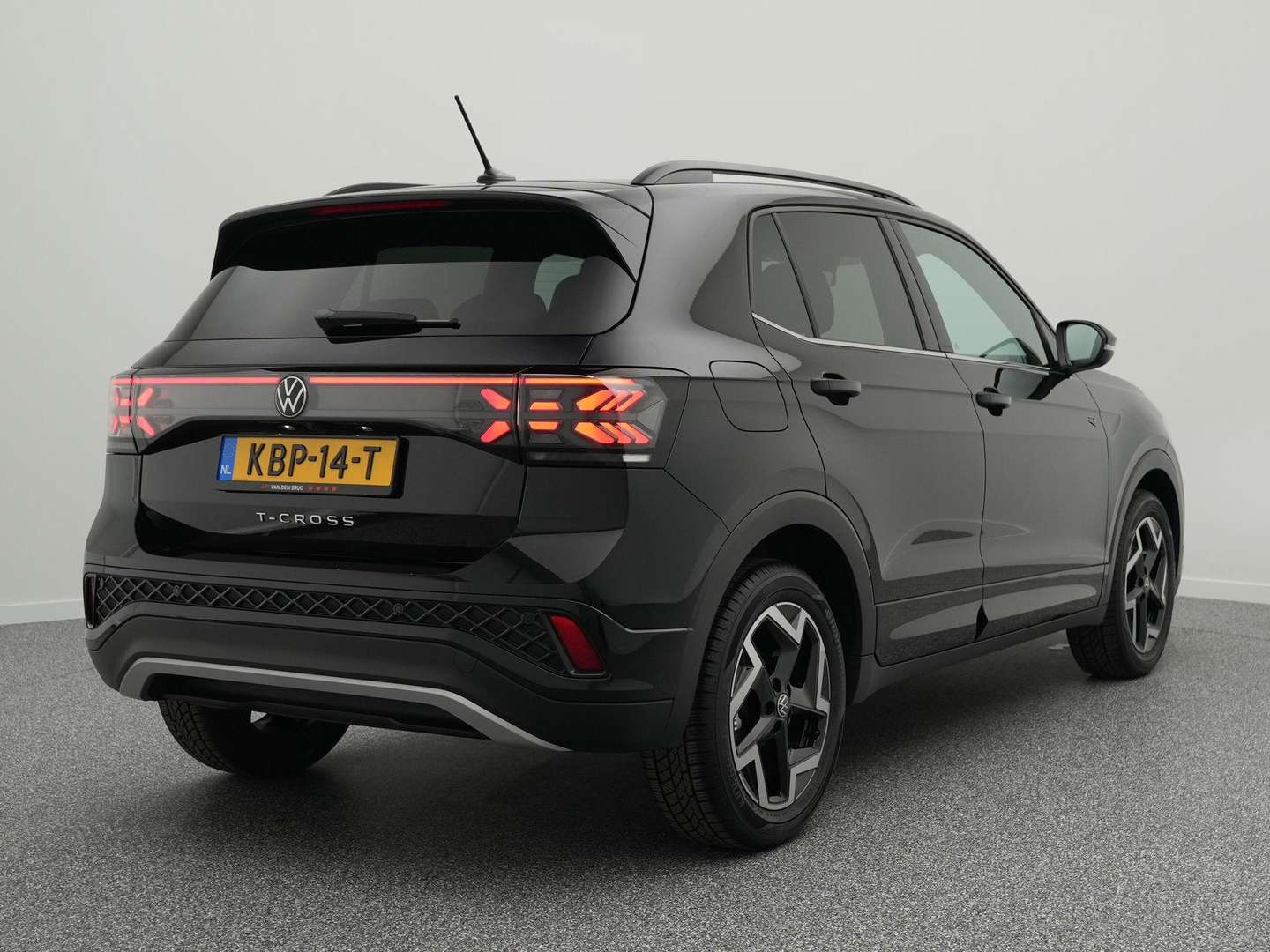 Volkswagen T-CROSS R-Line - 2025 - Joinsteer - #2