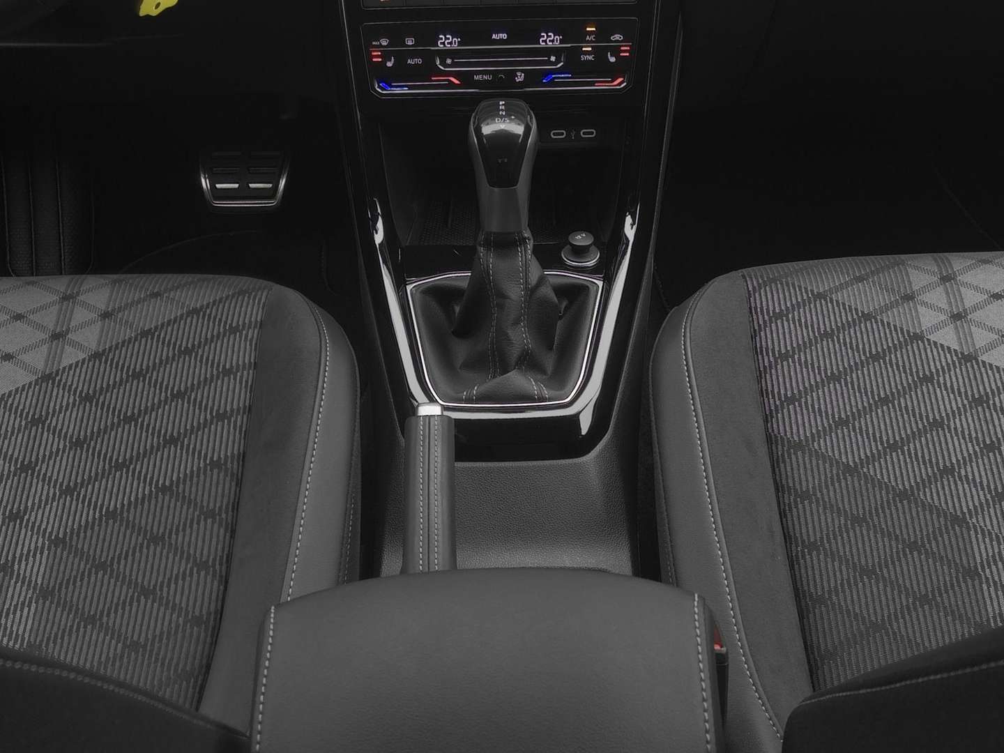 Volkswagen T-CROSS R-Line - 2025 - Joinsteer - #9
