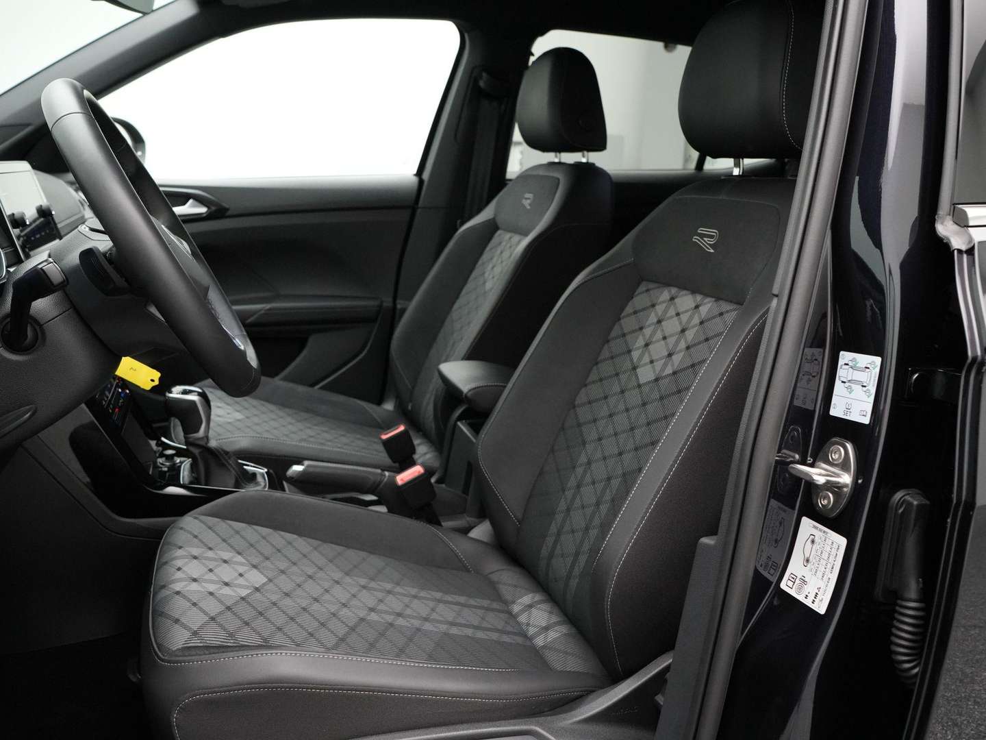 Volkswagen T-CROSS R-Line - 2025 - Joinsteer - #10