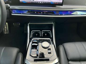BMW I7 M60 XDrive — photo 24