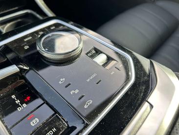 BMW I7 M60 XDrive — photo 26