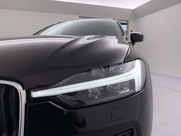 Volvo XC60 B4 Core — photo 10