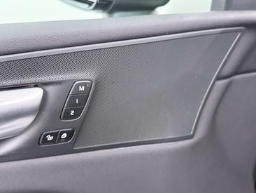 Volvo XC60 B4 Core — photo 13