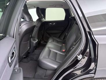 Volvo XC60 B4 Core — photo 14