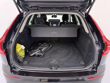 Volvo XC60 B4 Core — photo 17