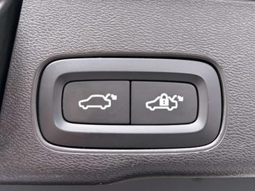 Volvo XC60 B4 Core — photo 19